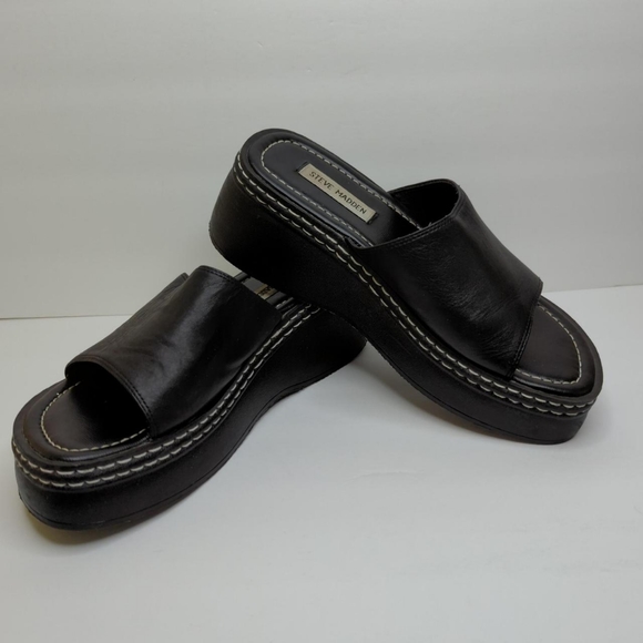 Steve Madden Shoes - Steve Madden Black platforms